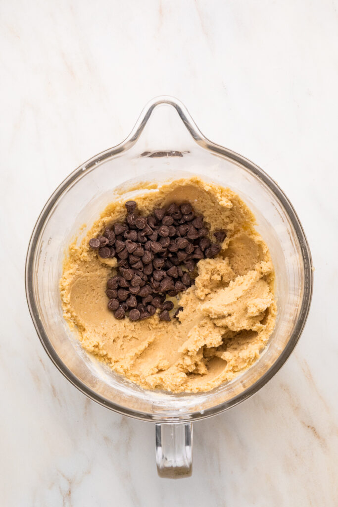 chocolate chip cookies dough